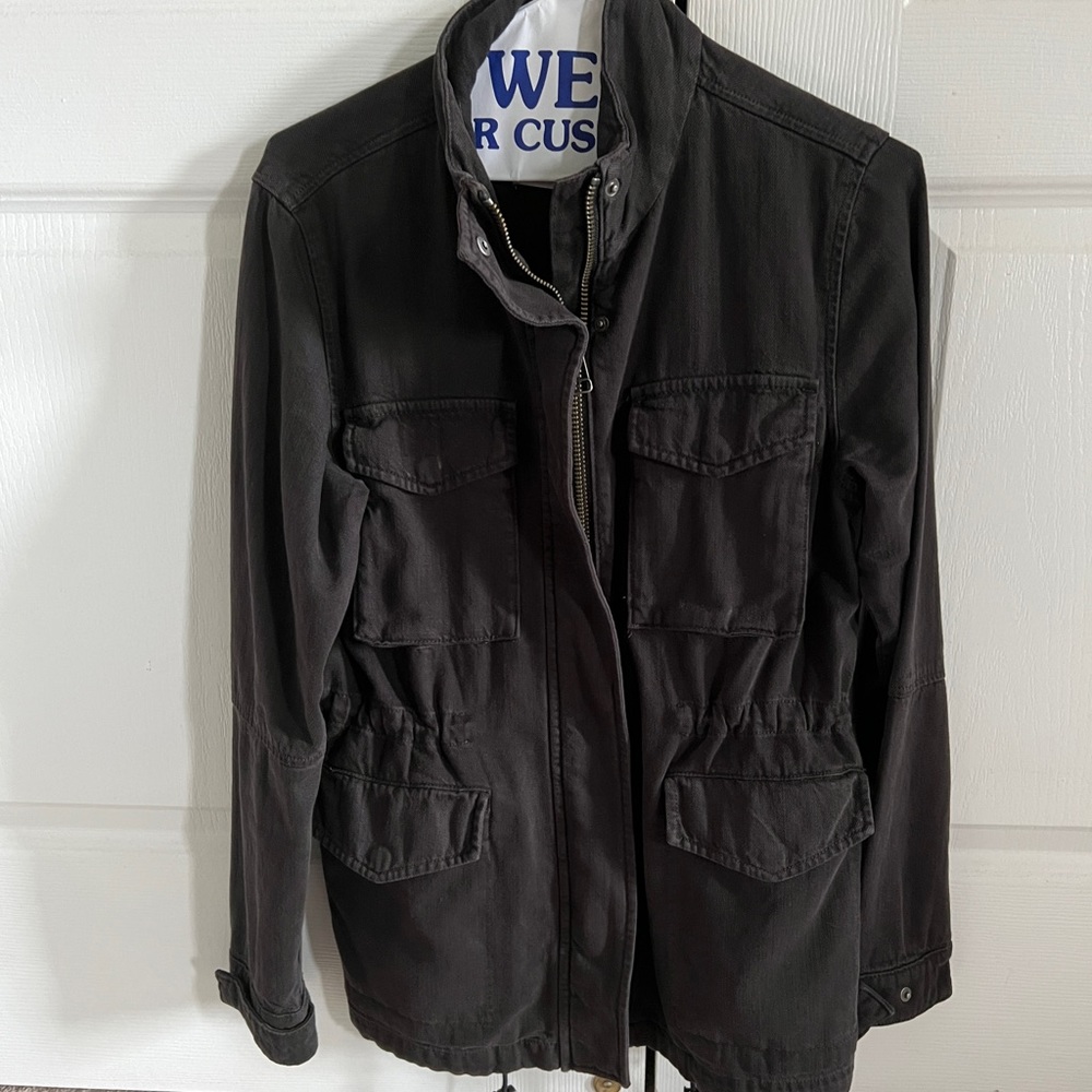 Aritzia Light weight jacket